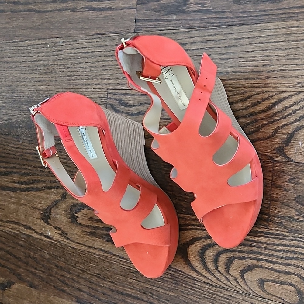 Shoes - Picture 2 of 3